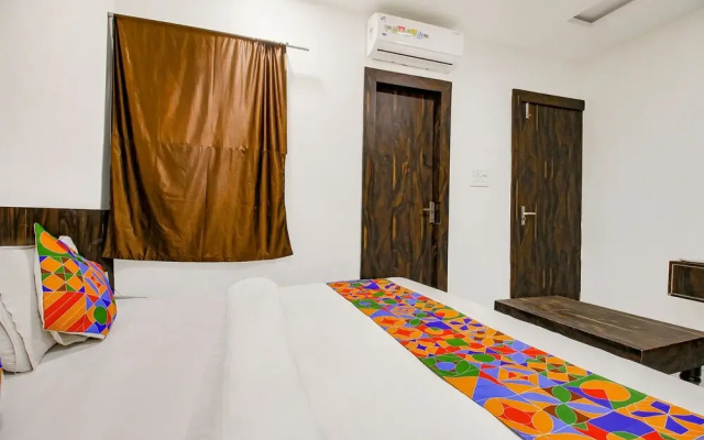 Hotel HTC By OYO Rooms