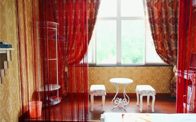 Wuzhen Yishuige Inn
