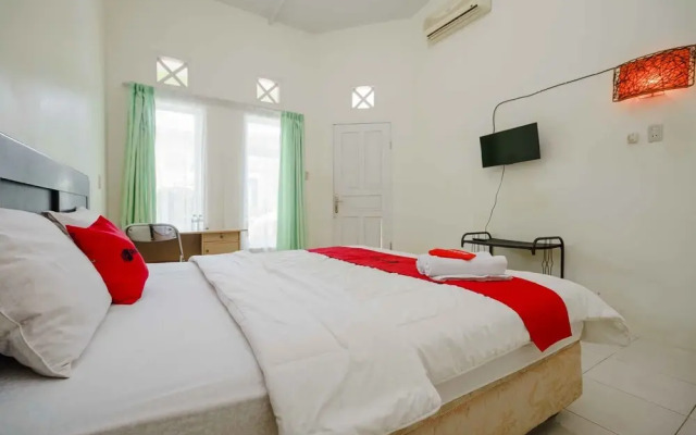 RedDoorz Plus Syariah @ Jalan Cut Nyak Dhien Aceh