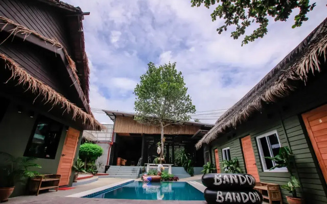 Bandon Beach Bar & Hostel - Adults Only