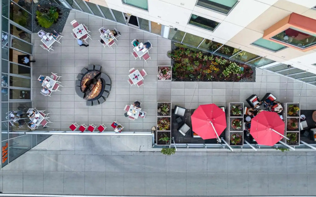 The Art Hotel Denver, Curio Collection by Hilton