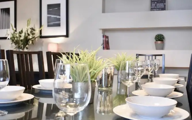 The Orient - Super Cool and Central - Sleeps 2