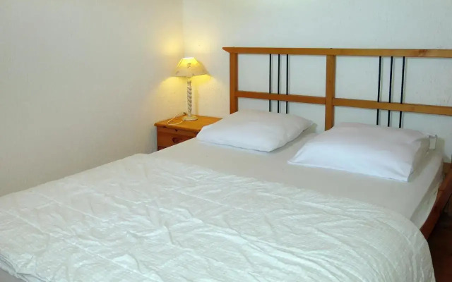 Holiday Home La Touche - IDR120