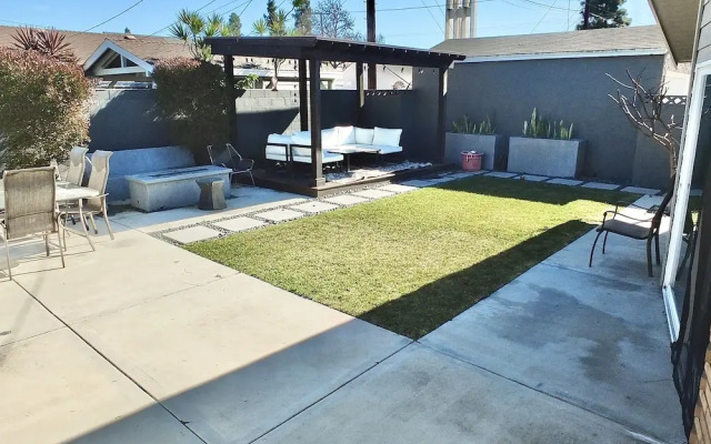 Bellflower Breeze Charming 3 BDR in Long Beach!