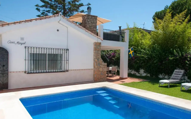 Villa Marysol Sleeps 6