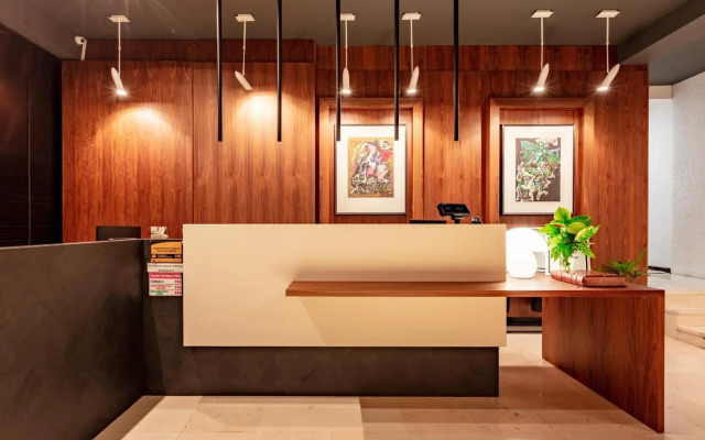 Hotel Pela