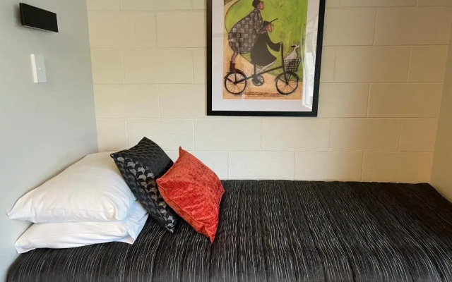 Golden Leaf Apartments