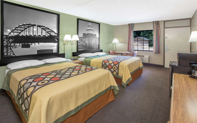 Super 8 by Wyndham Clarksville AR