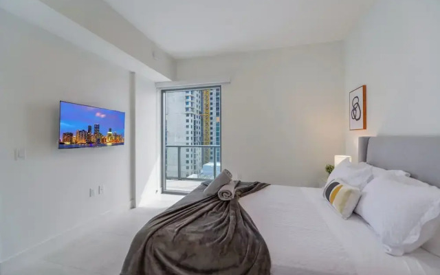 Brickell Heart Condo with Amazing Views