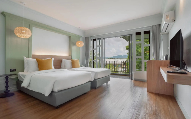 Ma Doo Bua Phuket (มาดูบัวภูเก็ต)