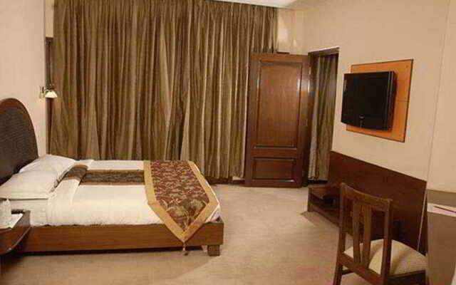 The River Crescent Resort