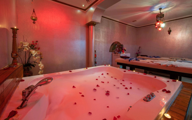 Nova Plaza Crystal Hotel