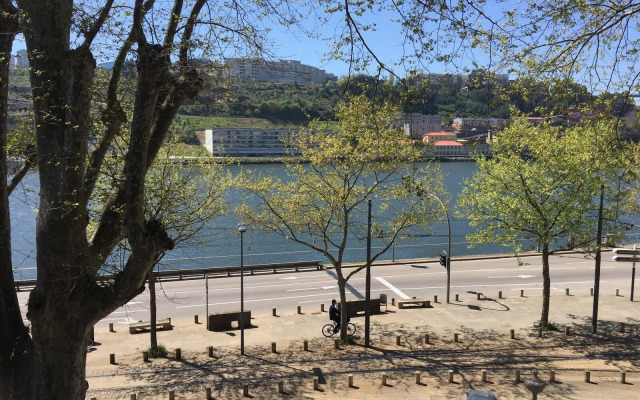 14 Esquadra  Cais das Pedras Guest House