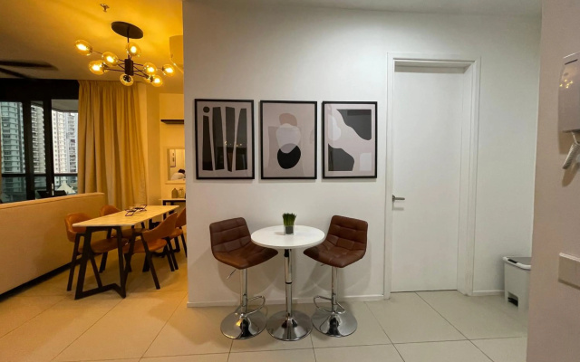 New Arcoris 6 Pax 2 BR with Pool View Mont Kiara - BOHO – Guest Rooms – Kuala Lumpur