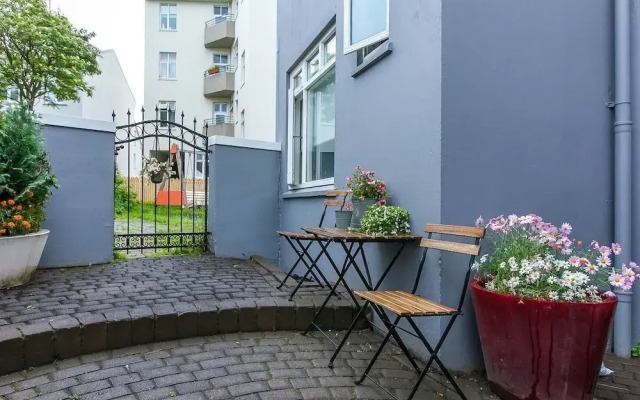 Thomsen Apartments