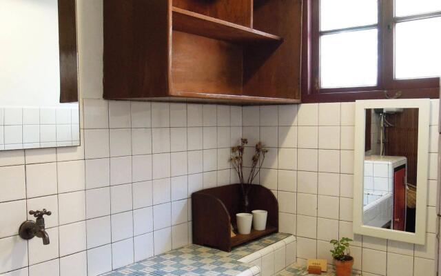 Oldmancaptain Hostel