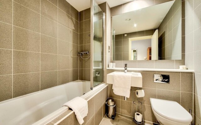 Modern 2 Bed Merchant City Apt With Lift!