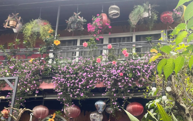 Redhouse Backpacker Hostel