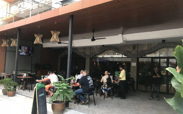 Maxim's Inn