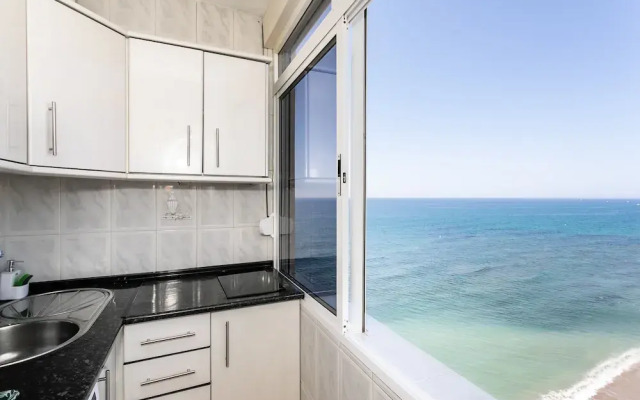 Almirante 903 JUST ON THE BEACH