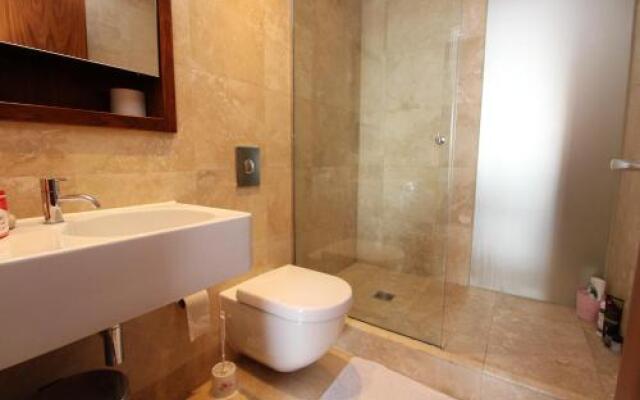 Media City LOWRY Apartment 4 Guests 2 Bed