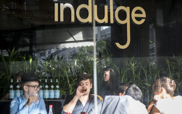 Отель Sukhumvit Suites