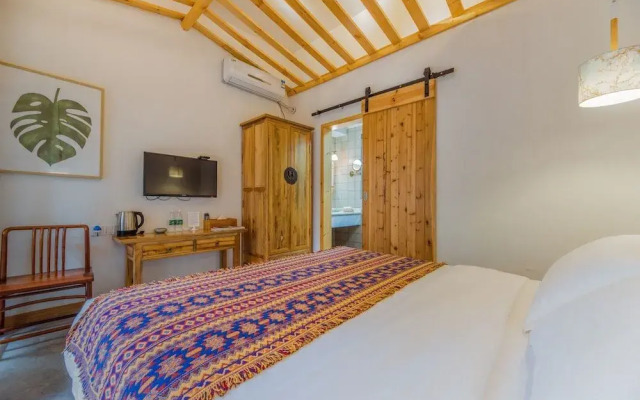 Floral Hotel Chongzhou Lilv