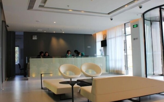 Jinjiang Inn Xiangzhou Inter-city Bus Station Hotel