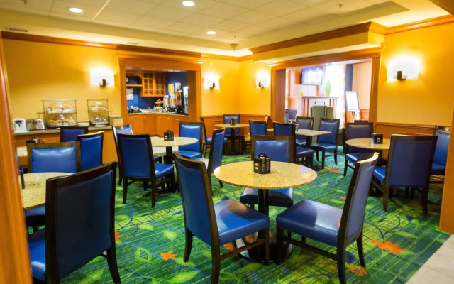 Fairfield Inn by Marriott Toronto Oakville
