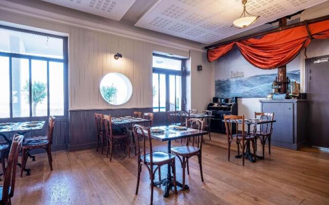 Hotel Les Flots - Chatelaillon Plage