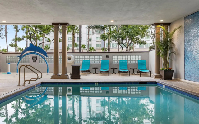 Peacock Suites