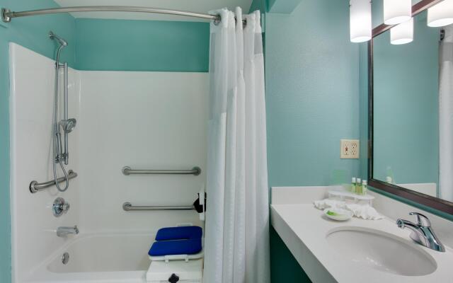 Holiday Inn Express Suites Plant City by IHG