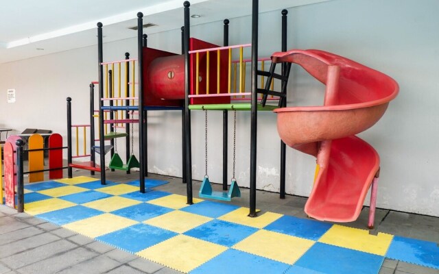 Relaxing Studio Apartment At Puri Mas