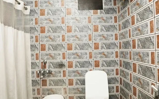 Hotel Paradise International by JMD Group