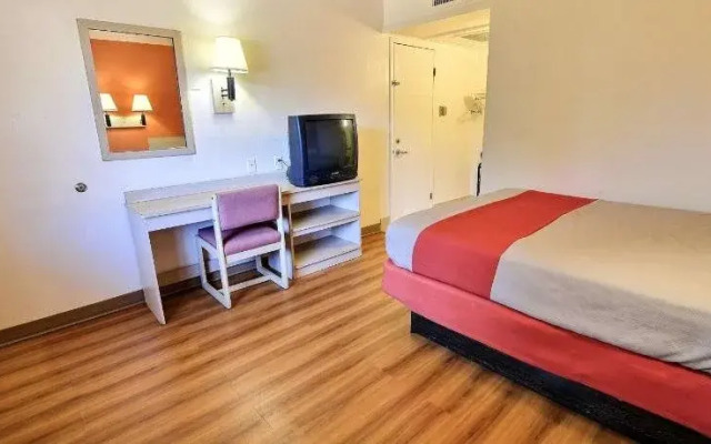 Motel 6 Williamsburg