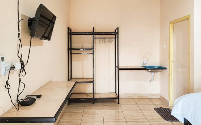 RedDoorz Syariah near Terminal Alam Barajo Jambi