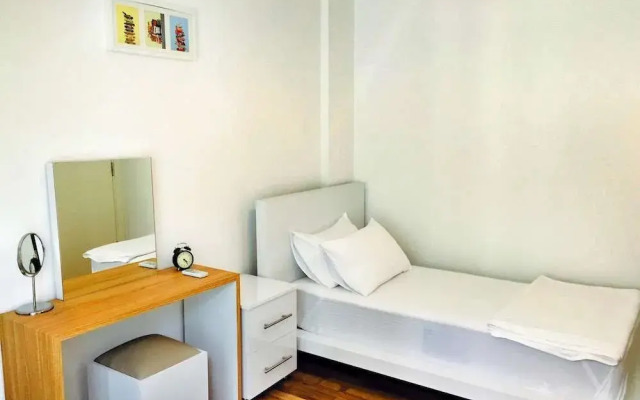 The Townhouse Apartment