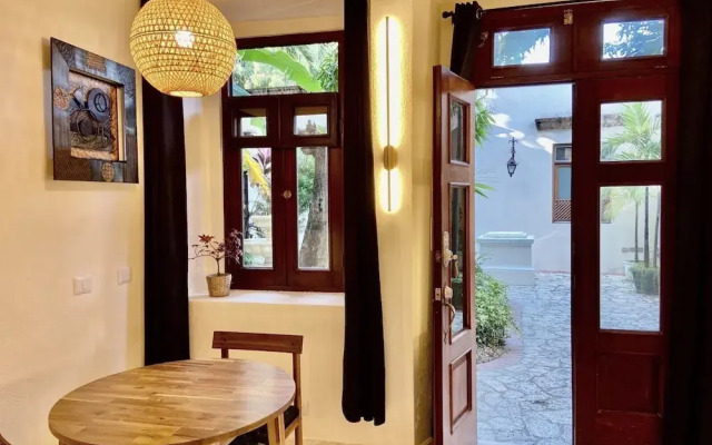 Paseo Colonial 1