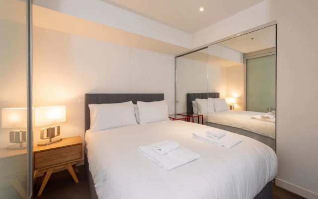 Well Located 1bed Unit in Near Albert Park w/ Gym! – Guest Rooms – Melbourne