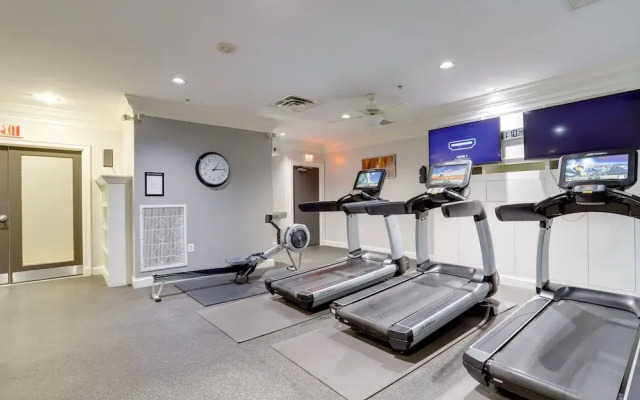 Fascinating Apt in Ballston With Gym