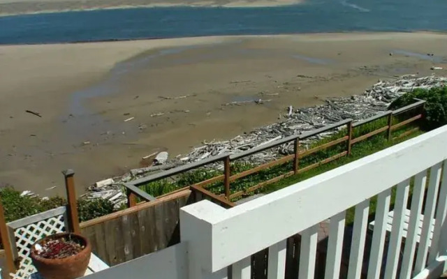 Cliff House Bed & Breakfast
