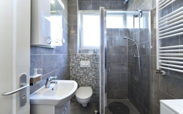 Apartment Stefany by Metropolis