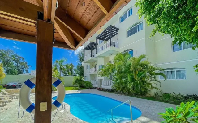 Cute Apartment Only Steps From the Beach