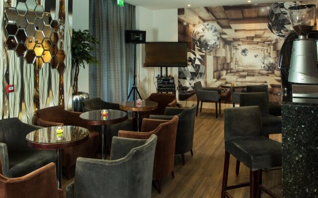 The Park City Grand Plaza Kensington