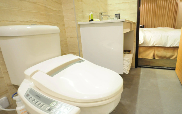 KUN Hotel Feng Chai