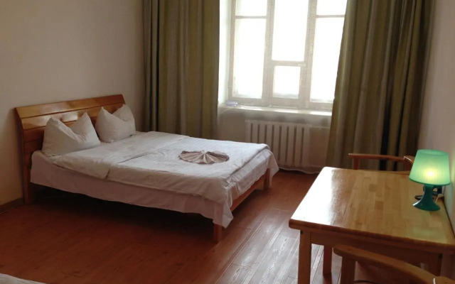 Golden Gobi Guesthouse & Tour