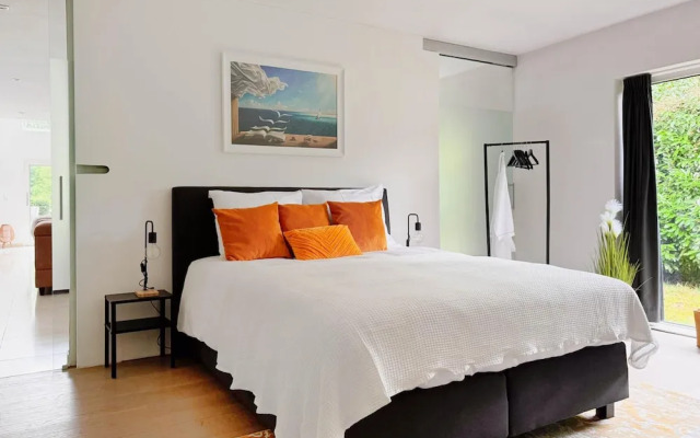 Lanaken Retreat Pool Jacuzzi and Sauna