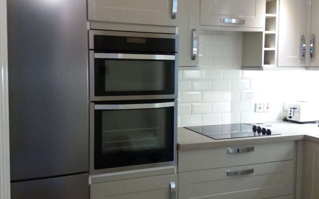 Silver Lining - Spottiswoode Apartment