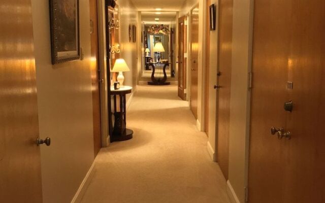 Brookside Mountain Mist Inn