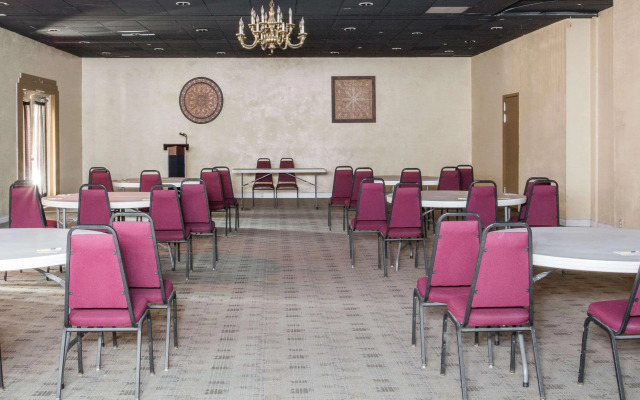 The Grand Inn